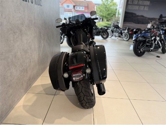 Harley-Davidson FXLRST Softail Low Rider ST, 0011238