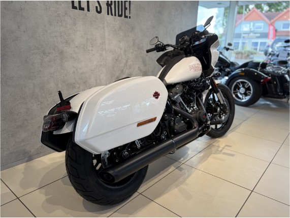 Harley-Davidson FXLRST Softail Low Rider ST, 0011581