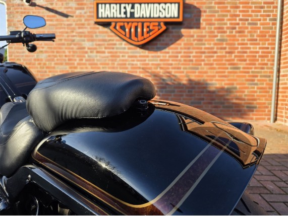 HARLEY-DAVIDSON FXSE CVO Pro Street Breakout, 0003536