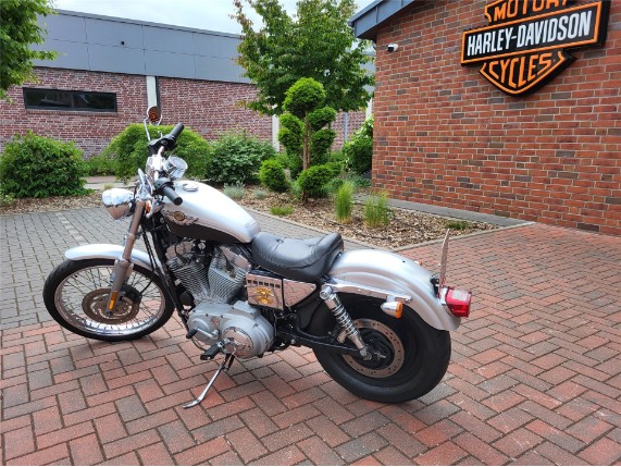 HARLEY-DAVIDSON Sportster 883 Custom, 1HD4CJM4X3K446773