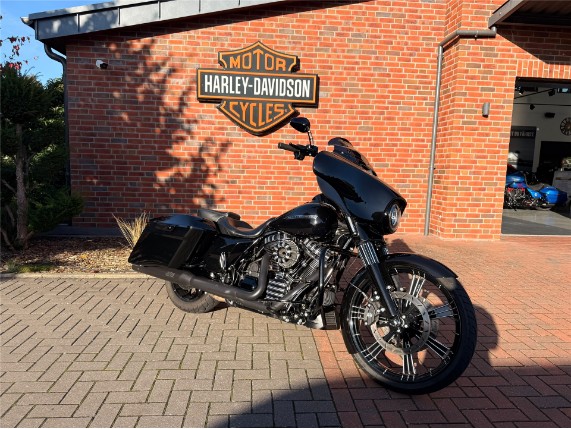 HARLEY-DAVIDSON Street Glide Special, 0008479