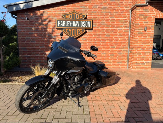 HARLEY-DAVIDSON Street Glide Special, 0008479