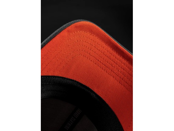 MM-E-3030-FC-GO_men-of-mayhem-flex-cap-mayhem-grau-orange-detail-5_b6665e2e-bb1c-4330-a256-22b87e58c686