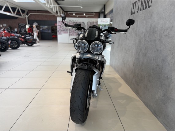 TRIUMPH Rocket III R, 0011420