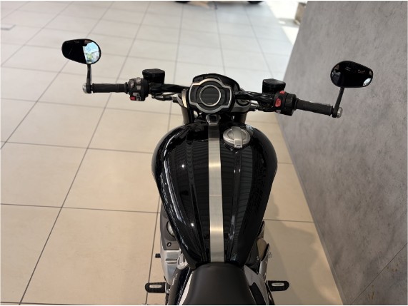 TRIUMPH Rocket III R, 0011420