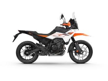390 ADVENTURE X 2026