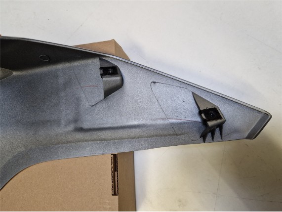 93008050000BHG, Kraftstofftankspoiler links
