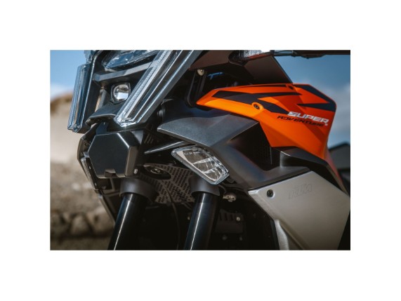 pho_pp_mon_726734_my26_ktm_1390_super_adventure_s_evo_static_ktm_1390_super_adventure_range_static__sall__awsg__v1
