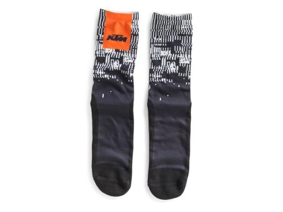 pho_pw_pers_vs_280878_3pw20002610x_radical_socks_front__sall__awsg__v1