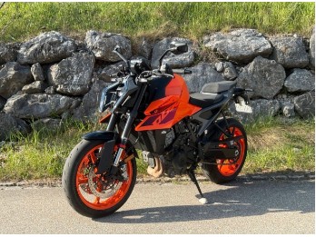 990 Duke