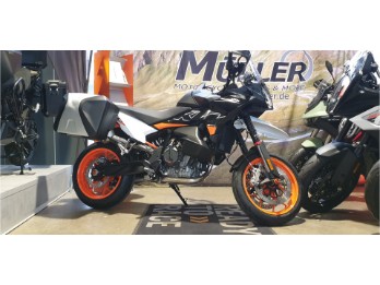 890 SMT