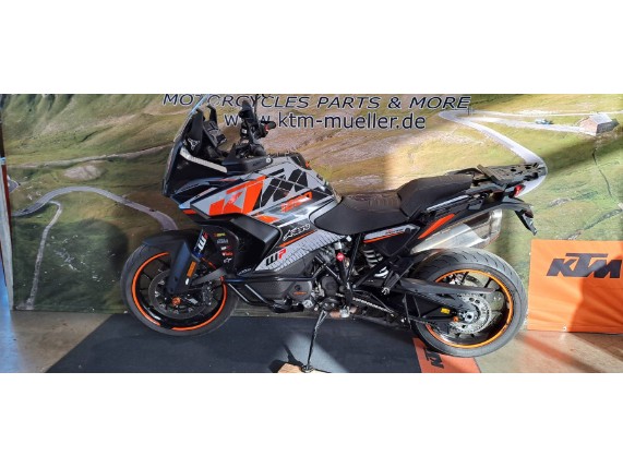 3795413cc58242a38a4f4f2d37410d52