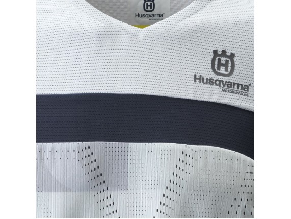 pho_hs_closeup_77134_3hs21003180x_railed_shirt_pro_mesh__sall__awsg__v1