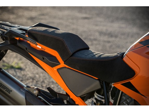 pho_pp_mon_483697_61907940000_61907940005_61907947000_61907947005_ergo_pillion_seat__sall__awsg__v1