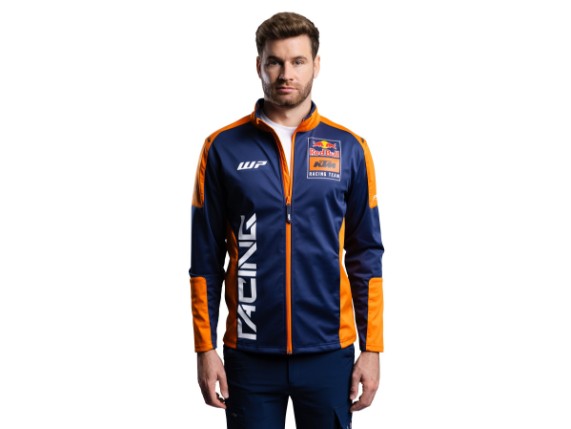 pho_pw_pers_vs_3rb24000620x_replica_team_softshell_jacket_onmodel_front_alternative__sall__awsg__v1