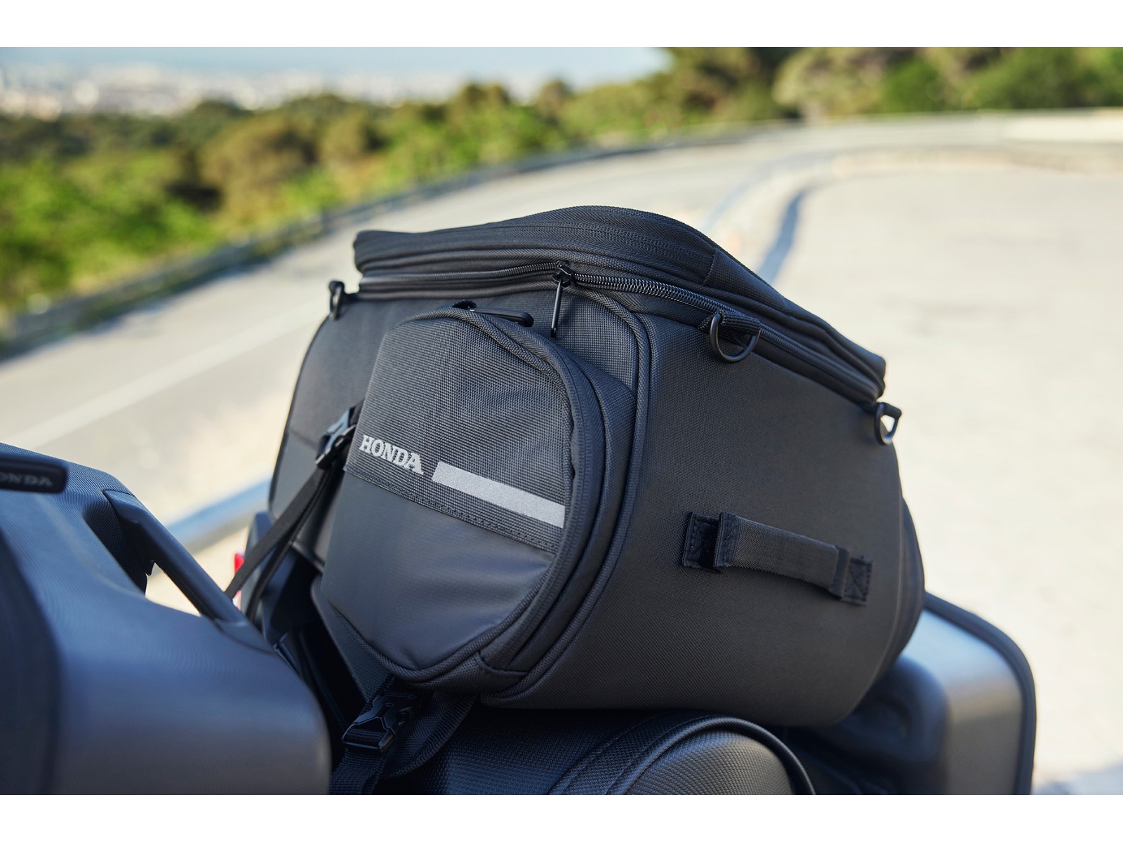 Soziustasche inklusive Montagekit CB750 Hornet 2023-