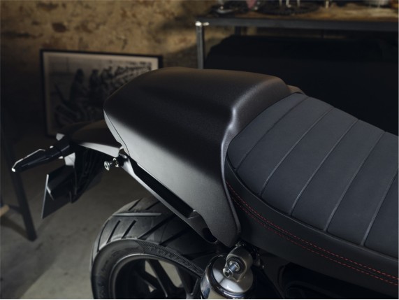 08F70-K0Z-D20ZB_honda_gb350_soziusabdeckung