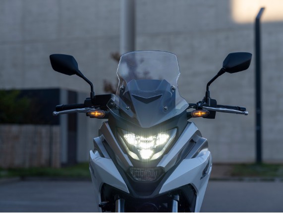 21YM_NC750X_08R70-MKW-D00_honda