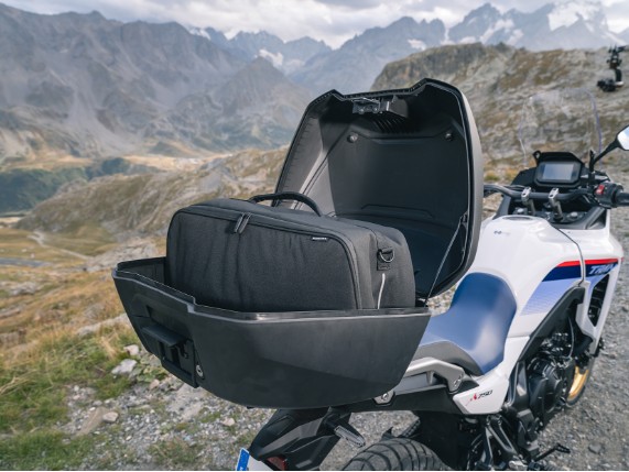 23YM_XL750_TRANSALP_08L77-MKT-D00