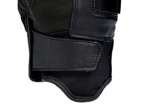 carbon-4-short-leather-gloves-black-black (7)