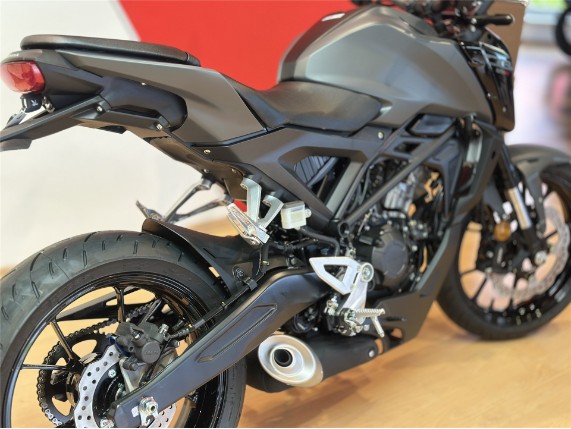 HONDA CB125R, 0005994