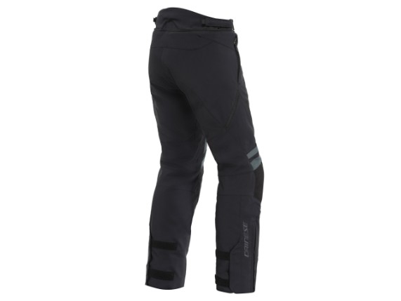 OOSUEQ_DAINESE22M.000051F_SN006531_CLOSEUP02-1920x0_PXRGA9