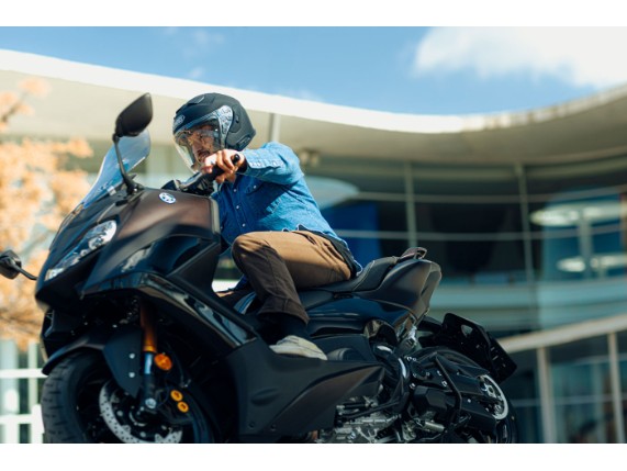 13 10 000 4, HELM SHOEI J-CRUISE 3 BLACK