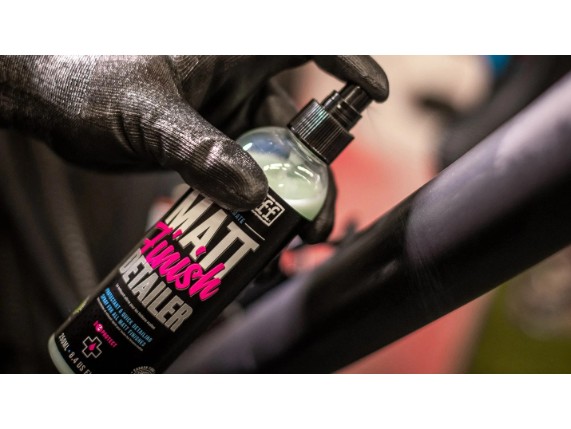 210 1136 12, PFLEGESPRAY MUC-OFF MATT FINISH