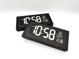 LED-Uhr mit Suzuki-Logo
