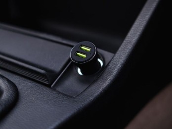 Quad Lock Doppelter USB Auto Ladegerät 12V