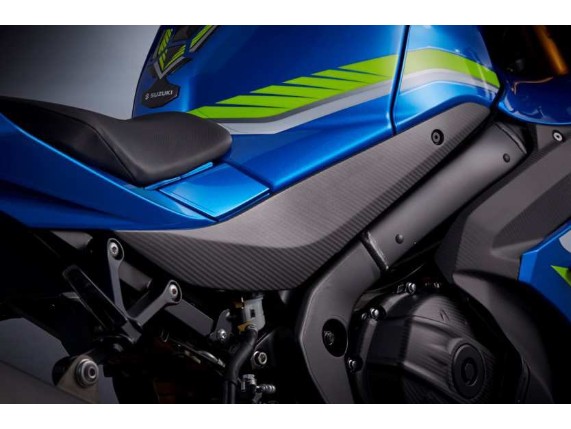 990D0-17K32-CRB, Rahmenverkleidung aus Carbon