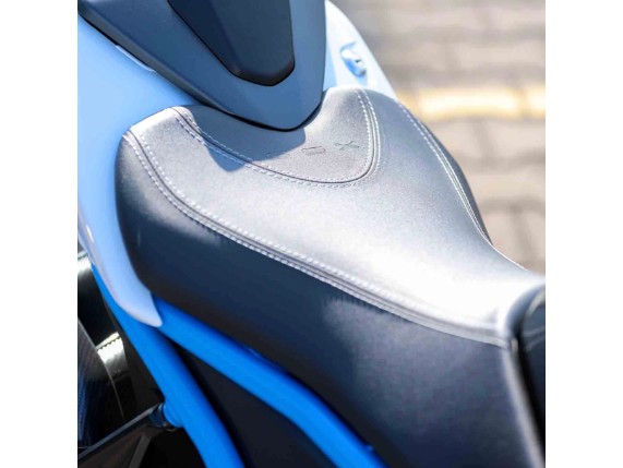 Suzuki GSX-8 S, 0010390