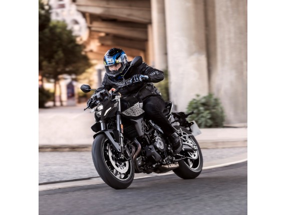Suzuki GSX-8S, JS1EM11AZP7100712