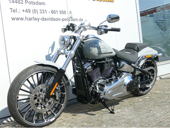 HARLEY DAVIDSON BREAKOUT 117, 0009497
