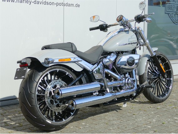 HARLEY DAVIDSON BREAKOUT 117, 0009497