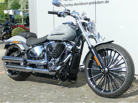 HARLEY DAVIDSON BREAKOUT 117, 0009497