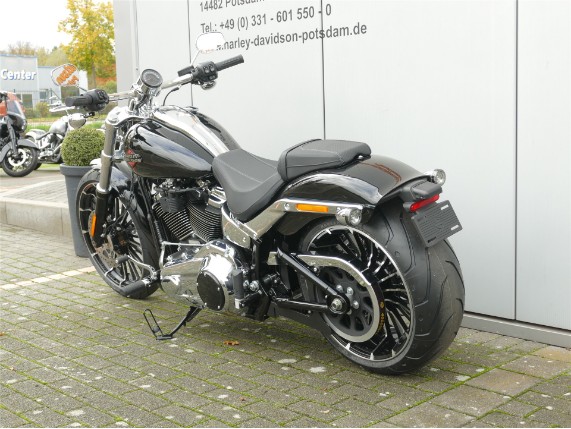 HARLEY DAVIDSON BREAKOUT 117, 0009611