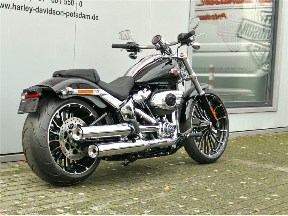 HARLEY DAVIDSON BREAKOUT 117, 0009611