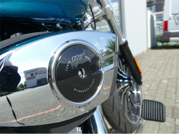 HARLEY DAVIDSON BREAKOUT 117, 0009747