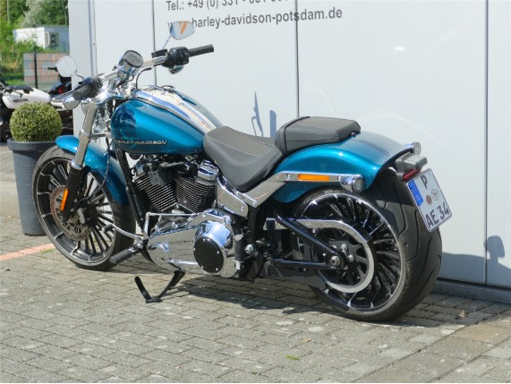 HARLEY DAVIDSON BREAKOUT 117, 0009747