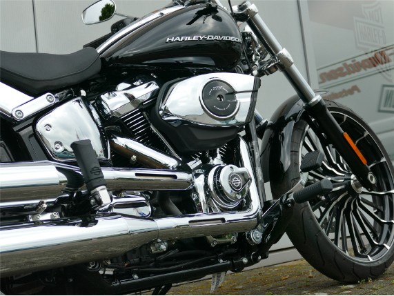 HARLEY DAVIDSON BREAKOUT 117, 0009793