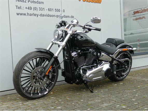 HARLEY DAVIDSON BREAKOUT 117, 0009793