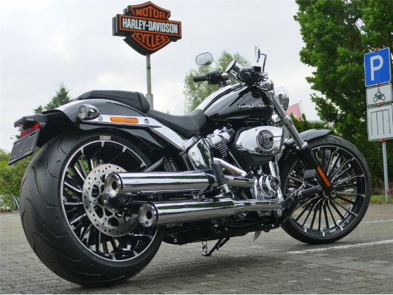 HARLEY DAVIDSON BREAKOUT 117, 0009793