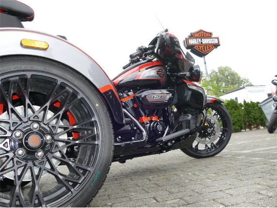 HARLEY-DAVIDSON CVO STREET GLIDE 3 LIMITED, 0010018