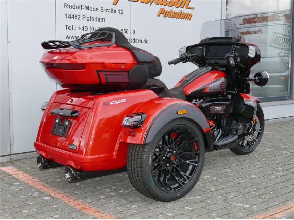 HARLEY-DAVIDSON CVO STREET GLIDE 3 LIMITED, 0010018