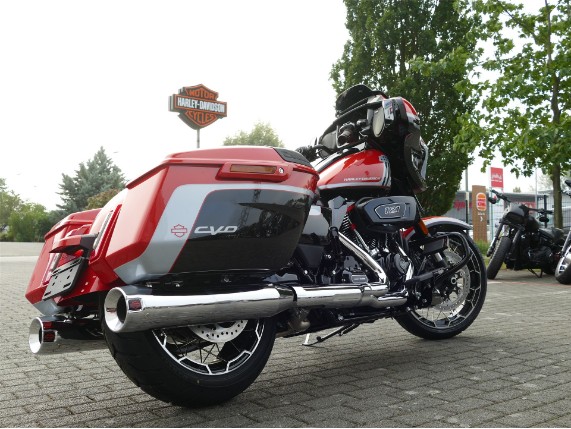 HARLEY-DAVIDSON CVO STREET GLIDE, 5HD1PX645RB958272