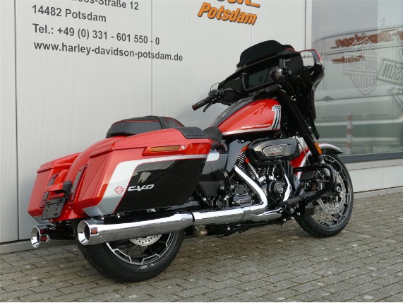 HARLEY-DAVIDSON CVO STREET GLIDE, 5HD1PX645RB958272