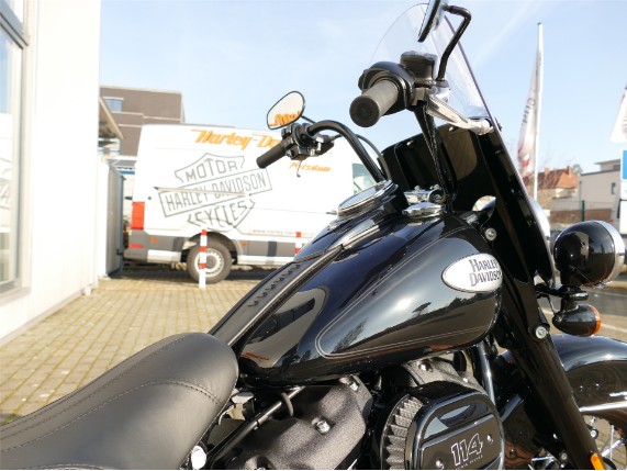 HARLEY-DAVIDSON HERITAGE CLASSIC 114, 0009334