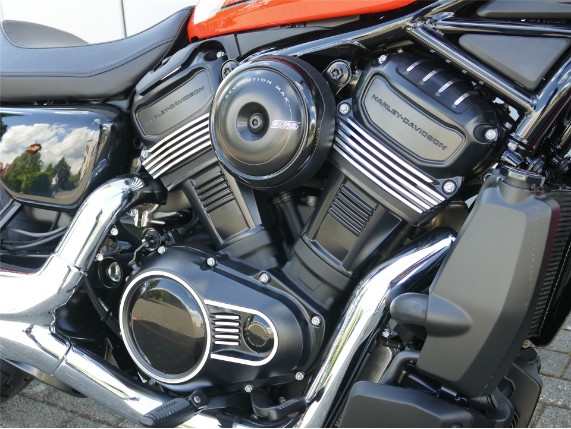 HARLEY-DAVIDSON NIGHTSTER, 0009858