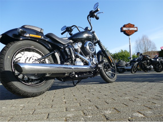 HARLEY DAVIDSON STREET BOB, 0009393